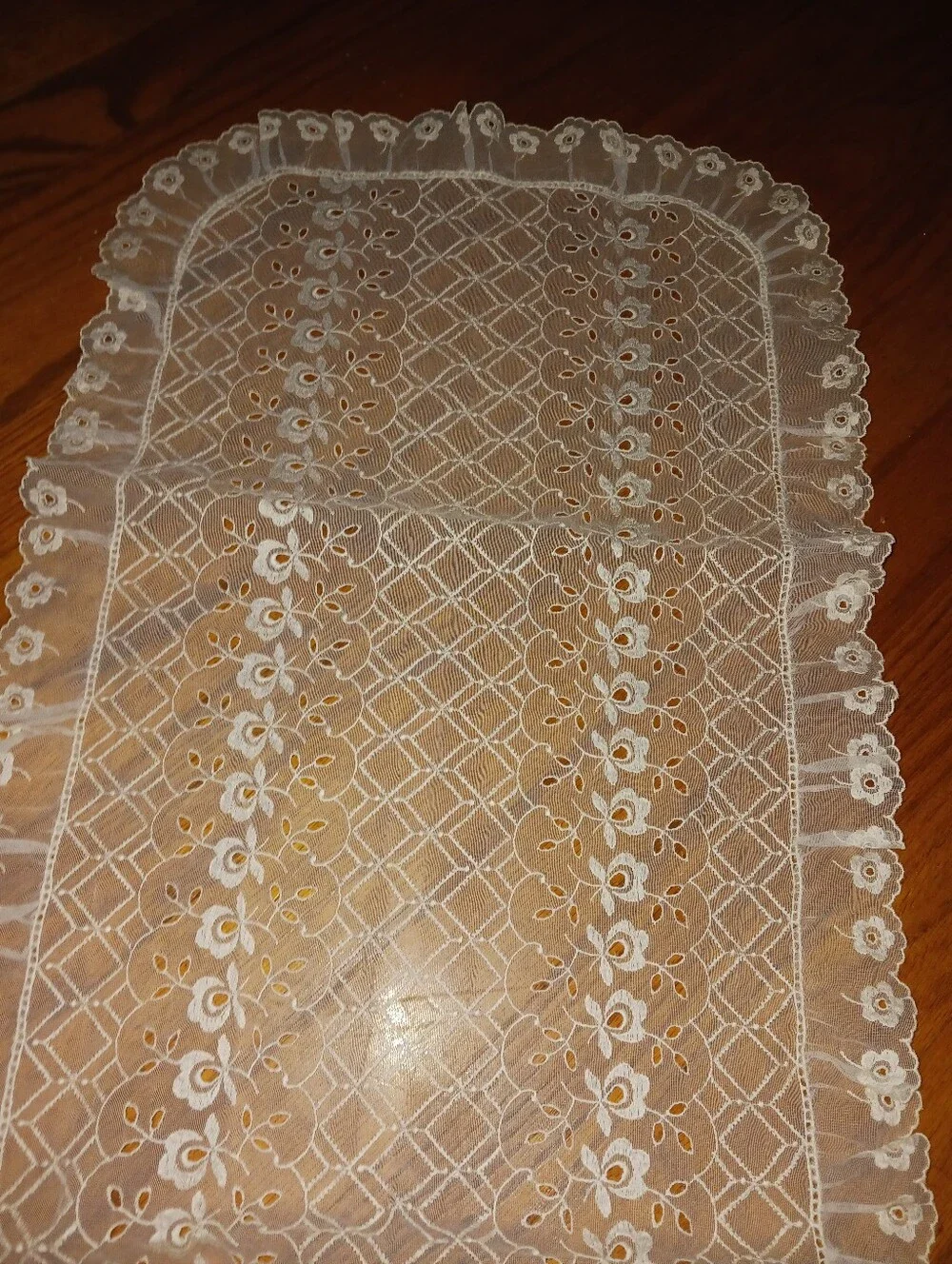 Gorgeous Vintage Table Runner - Elegant Floral Design
